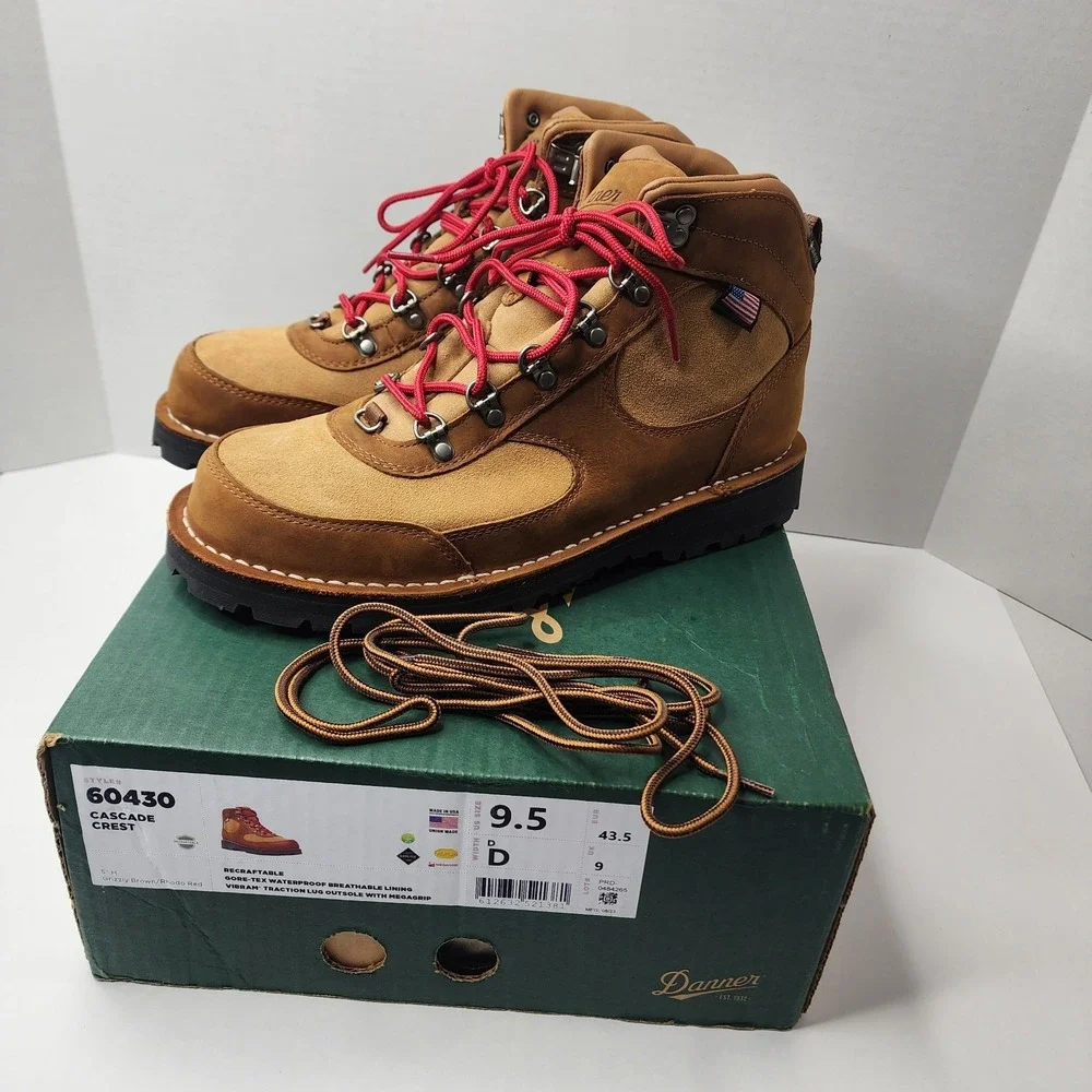 Danner Cascade Crest Gore Tex Mens  U.K. 9 US 9.5 Hiking Boots -Waterproof New